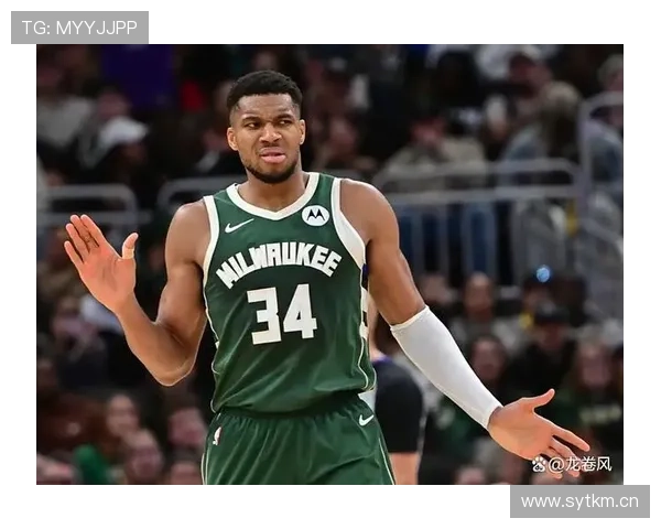 扬尼斯·阿德托昆博又晒家照，那厨房台面随手一摆就是普通人几年的生活费